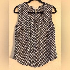 Laundry By Shelli Segal Navy and White Geometric Blouse